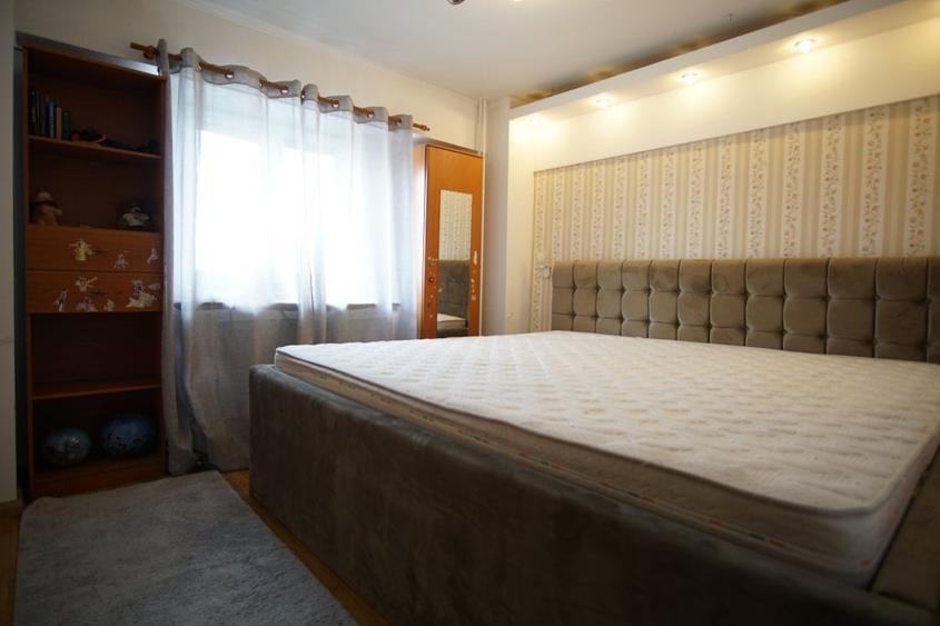 Apartament cu 3 camere decomandat, mobilat în Nerva Traian