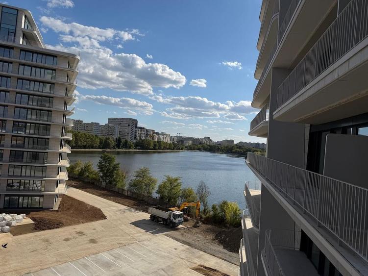 Apartament cu 2 camere semidecomandat în Andronache