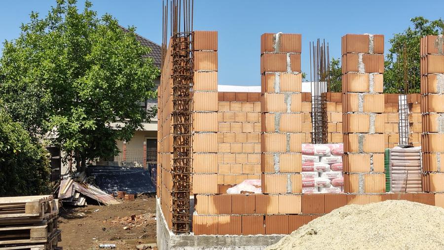 Casă individuală cu 4 camere cu Canalizare în Chiajna