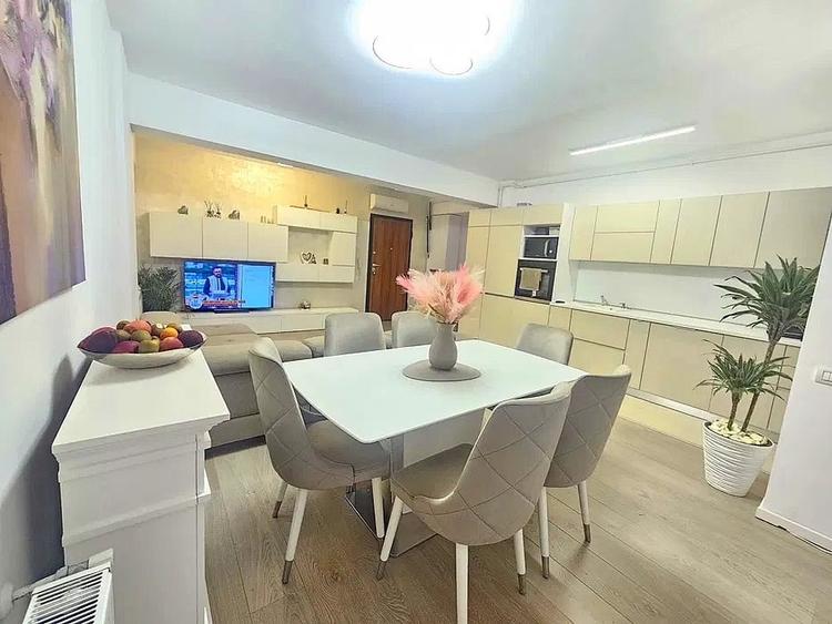 Apartament cu 3 camere decomandat, mobilat în Sisești