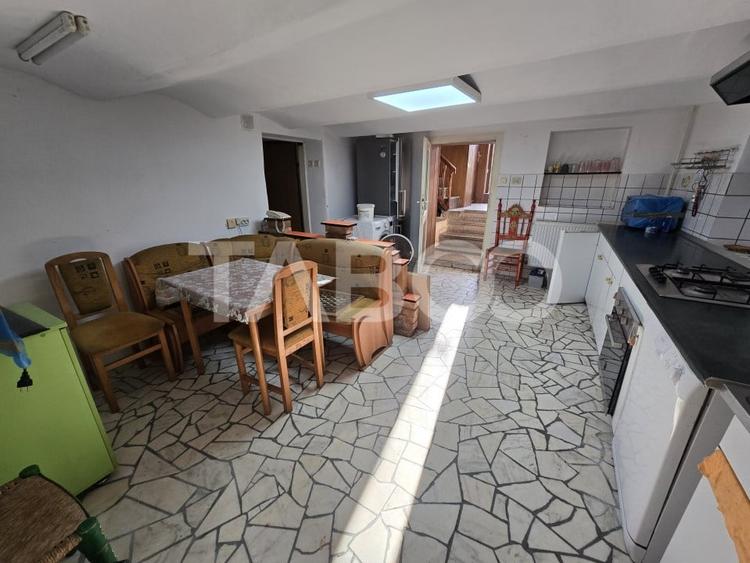 Casă individuală cu 4 camere cu Canalizare în Gușterița