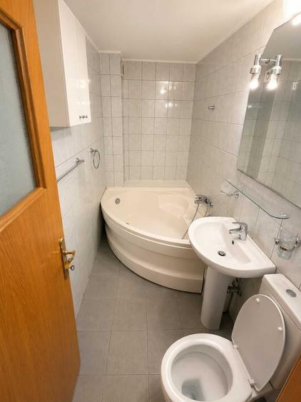 Apartament cu 3 camere decomandat în Decebal