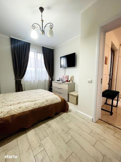 Casă cu 6 camere cu Teren 370 Mp în Haieu