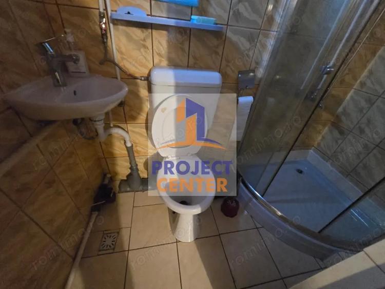 Casă cu 7 camere cu Teren 244 Mp în Sălătrucu