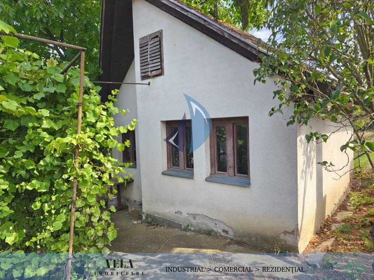 Casă individuală cu 3 camere cu Teren 1680 Mp în Est