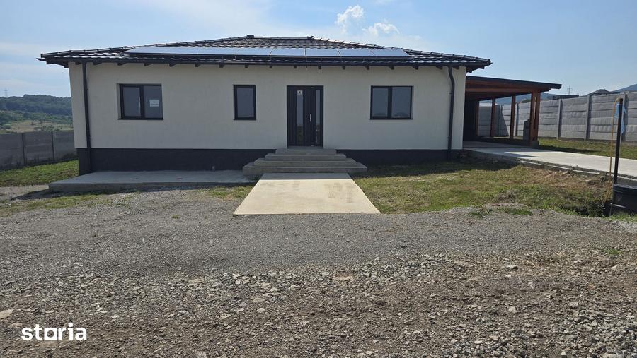 Casă cu 4 camere cu Teren 501 Mp în Zăvoi
