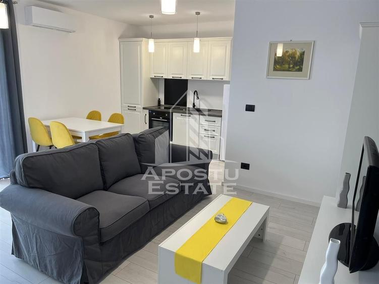 Apartament cu 3 camere semidecomandat, mobilat în Ghiroda