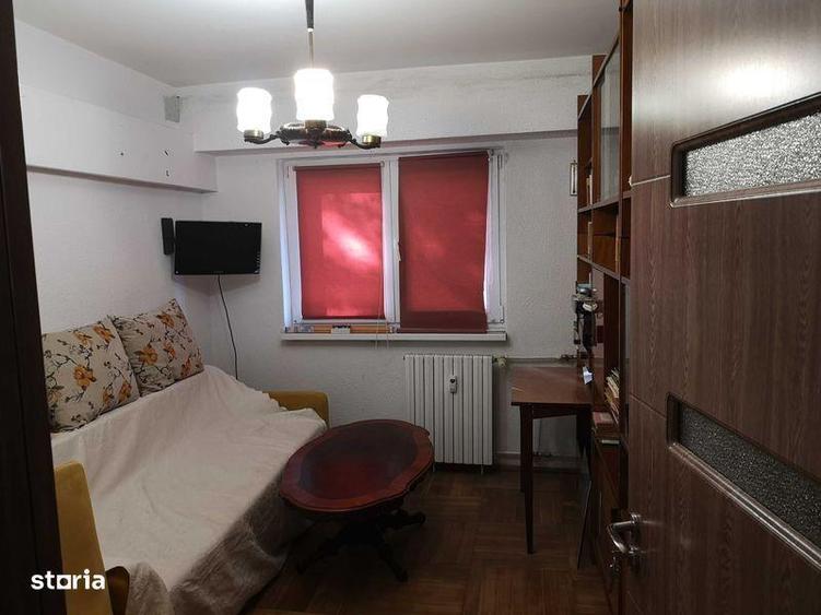 Apartament cu 3 camere decomandat în Casa de Cultură