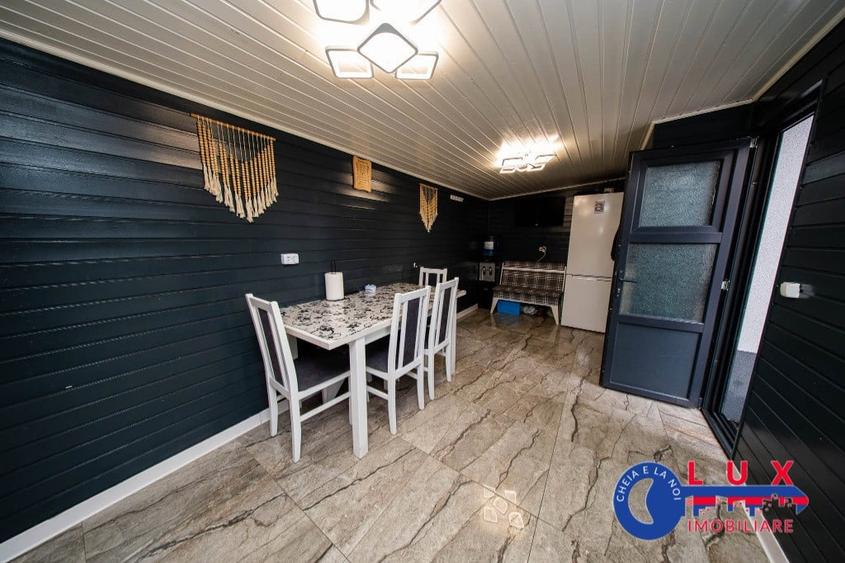 Casă cu 6 camere cu Teren 400 Mp în Babadag