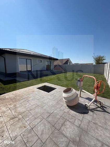Casă cu 4 camere în Dragomirești-Deal