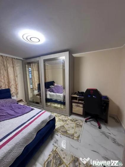 Casă cu 7 camere cu Teren 400 Mp în Central