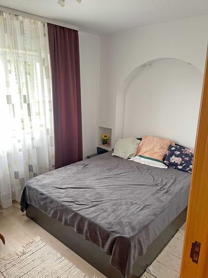 Apartament cu 3 camere decomandat, mobilat în Central