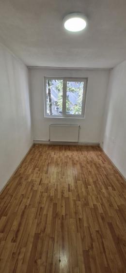 Apartament cu 2 camere semidecomandat în Prelungirea Ferentari