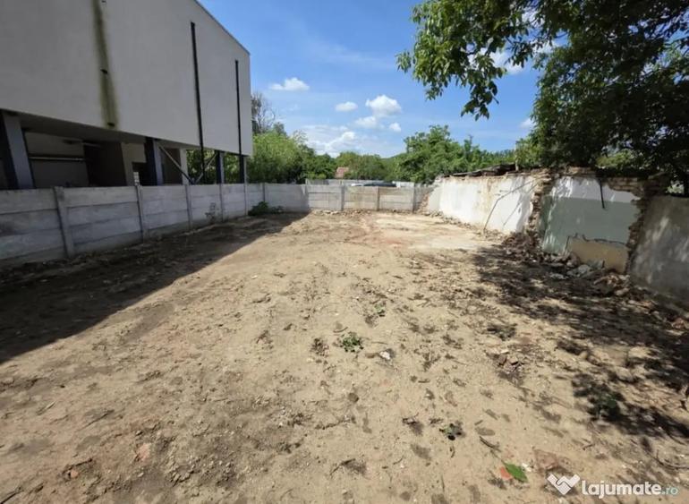 Casă cu 3 camere cu Teren 414 Mp în Central