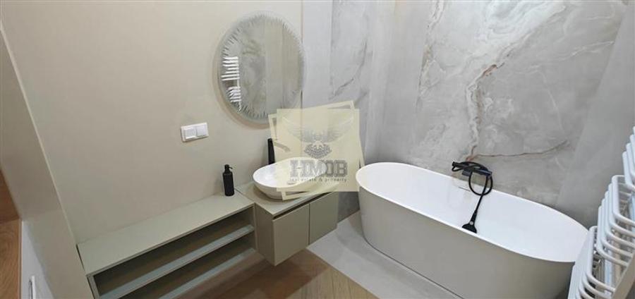 Apartament cu 3 camere decomandat, mobilat în Lazaret