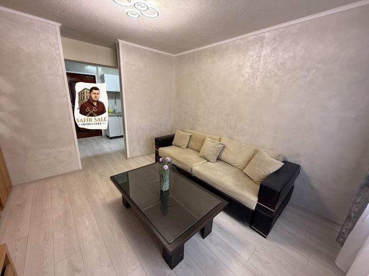 Garsonieră decomandată în Est