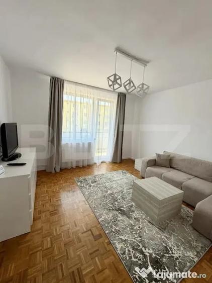 Apartament cu 3 camere decomandat în Central