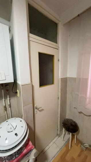 Apartament cu 3 camere decomandat, mobilat în Exterior Vest