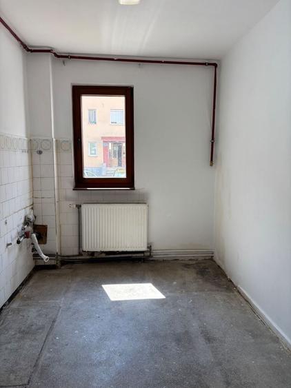 Apartament cu 3 camere semidecomandat în Hipodrom 2