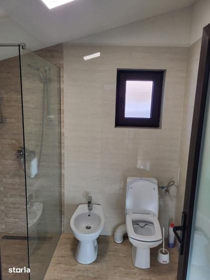 Casă cu 4 camere cu Teren 900 Mp în Central