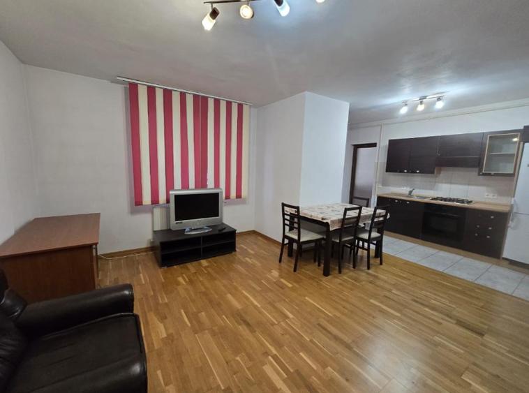 Apartament cu 3 camere în Cetate