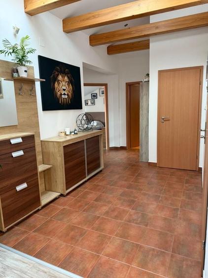 Apartament cu 3 camere decomandat în Exterior Vest