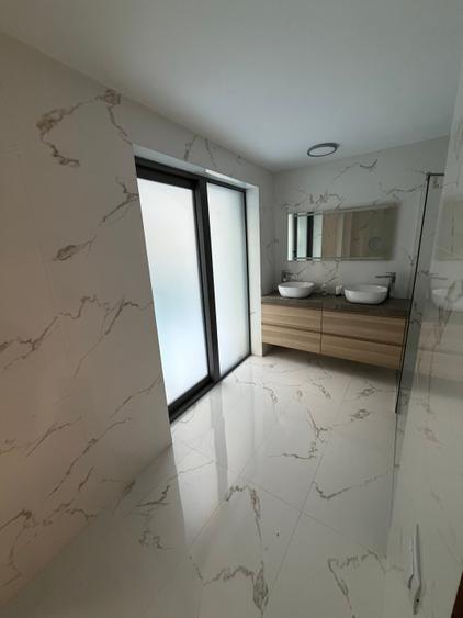 Casă individuală cu 11 camere cu Canalizare în Herăstrău