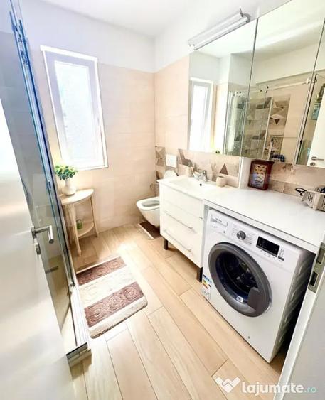 Apartament cu 2 camere decomandat în Tractorul