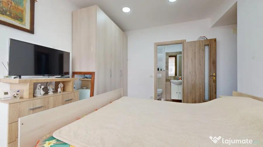 Apartament cu 2 camere decomandat în Central