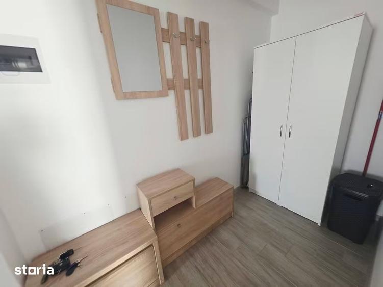 Apartament cu 2 camere decomandat în Tractorul