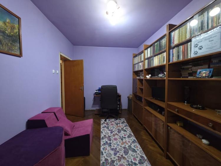 Apartament cu 4 camere decomandat, mobilat în Central