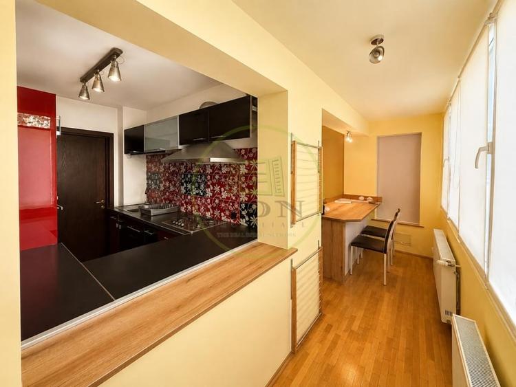 Apartament cu 2 camere semidecomandat, mobilat în Pajura