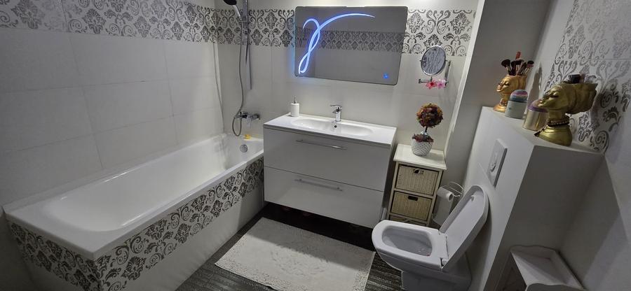Apartament cu 4 camere decomandat în Km 4-5