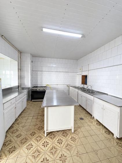 Hotel/Pensiune, de 1,300 mp, în Cornești