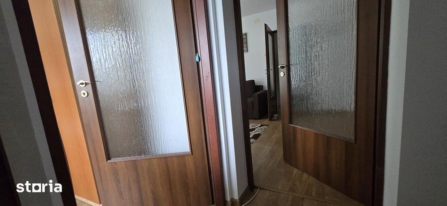 Apartament cu 2 camere semidecomandat în Aleea Trandafirilor