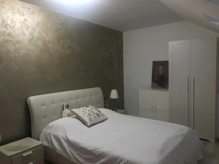 Apartament cu 3 camere semidecomandat în Răcădău