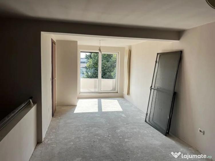 Casă cu 7 camere cu Teren 168 Mp în Nord