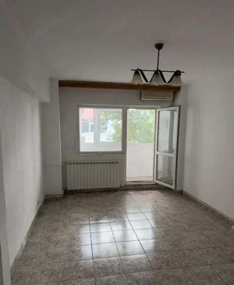 Apartament cu 2 camere semidecomandat în Chișinau