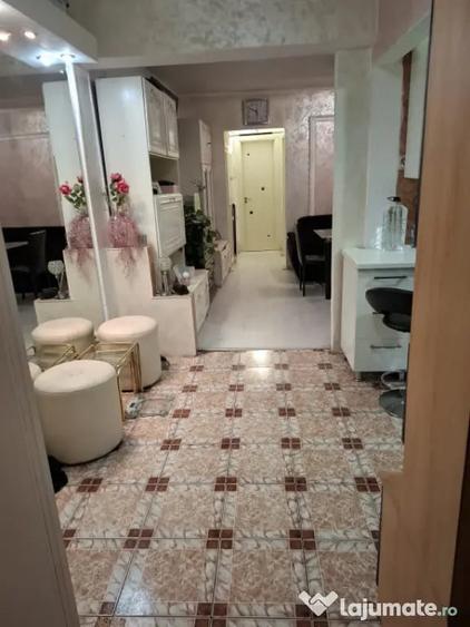 Apartament cu 3 camere semidecomandat în Ultracentral