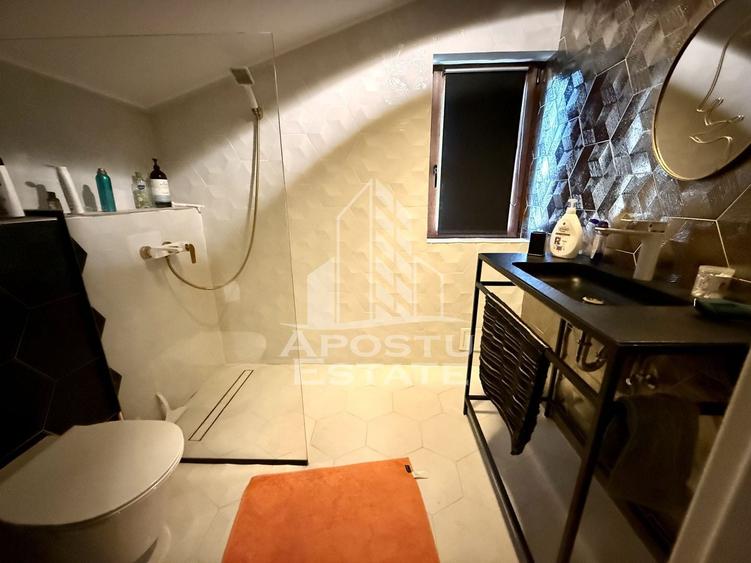 Casă individuală cu 4 camere cu Canalizare în Ghirodei
