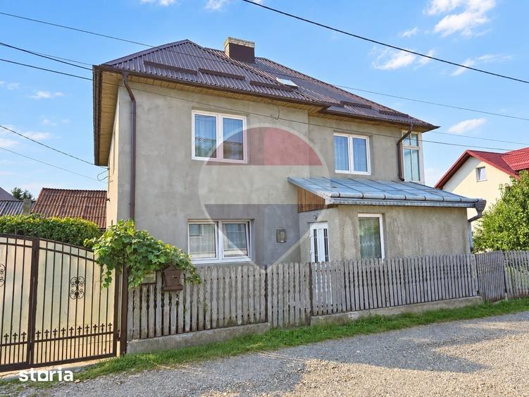 Casă cu 5 camere cu Teren 370 Mp în Central