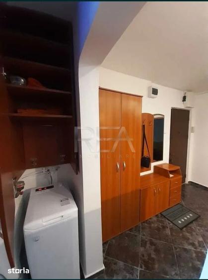Apartament cu 2 camere decomandat în Berceni