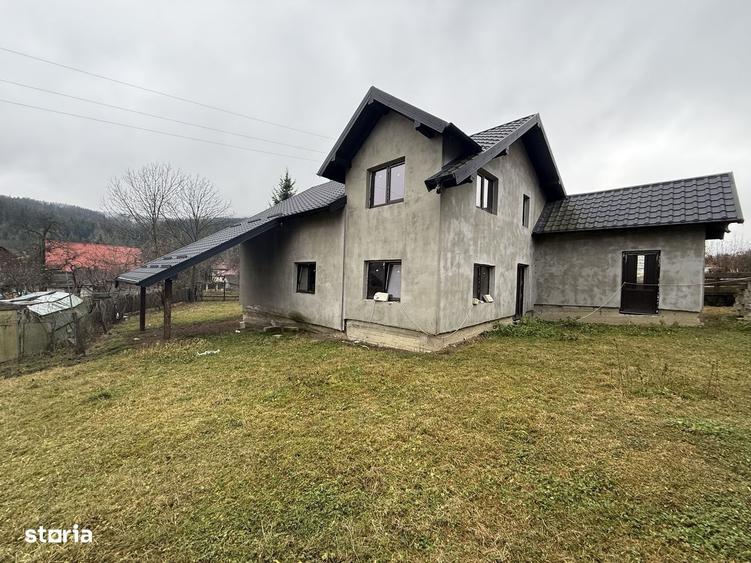 Casă cu 4 camere în Central