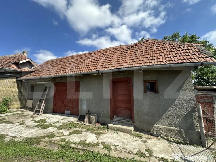Casă cu 2 camere cu Teren 2963 Mp în Central