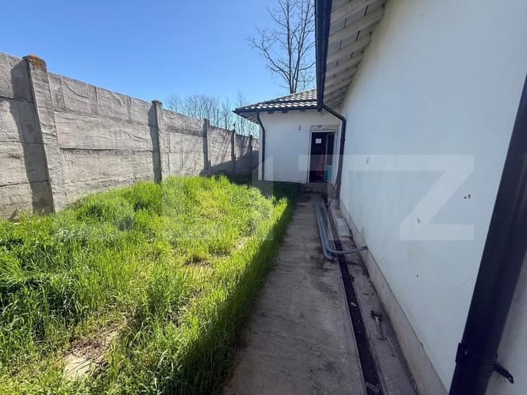 Casă individuală cu 4 camere cu Canalizare în Malu Mare