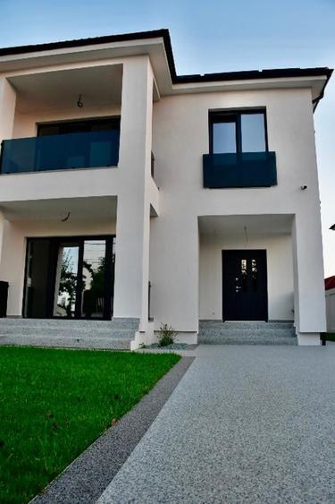 Casă individuală cu 5 camere cu Canalizare în Pipera