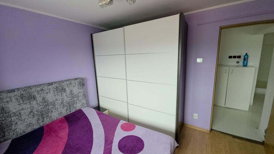 Apartament cu 4 camere decomandat în Central