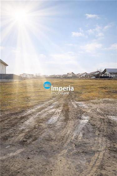 Teren Construcții intravilan de 2080 mp, în Valea Adâncă