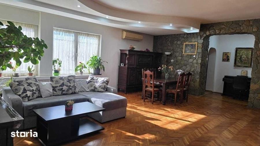 Casă cu 3 camere cu Teren 200 Mp în Cina