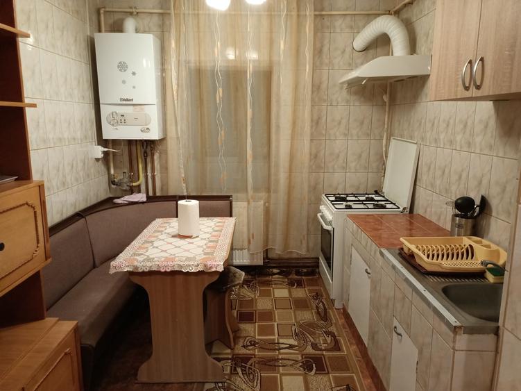 Ofer spre inchiriere apartament cu 2 camere decomandate - 1